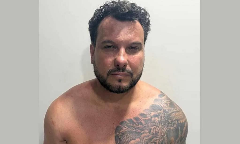Líder de facção “Os Manos” é preso na Bolívia, entregue à PF em Corumbá e será transferido para o Rio Grande do Sul.