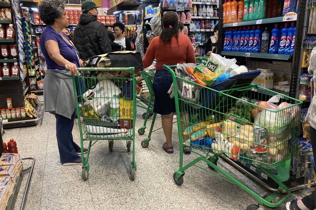 Inflação desacelera e prévia de junho fica em 0,26% com queda no preço dos alimentos