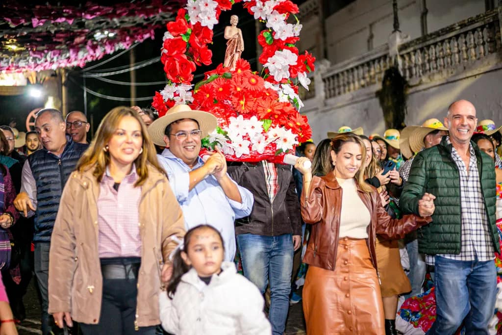 Banho de São João reúne multidão às margens do rio Paraguai e celebra 140 anos de fé e tradição