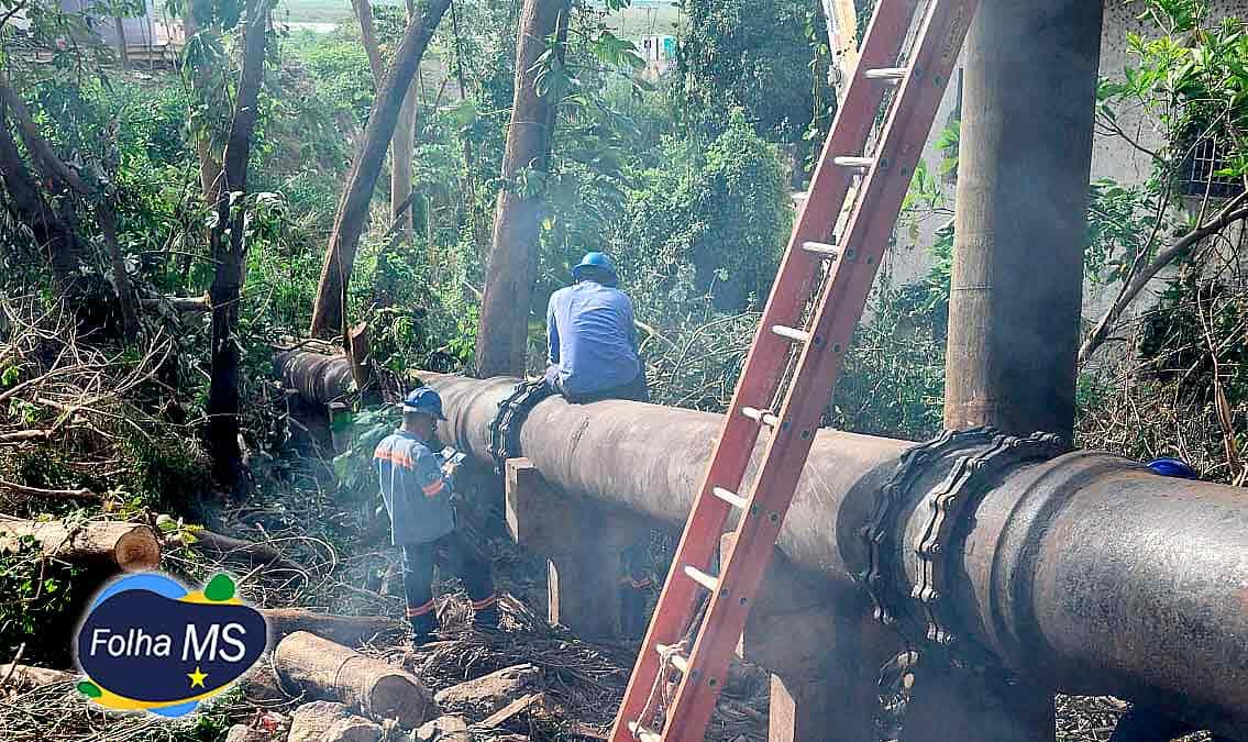 Reparo em adutora é concluído, mas abastecimento só deve ser normalizado no domingo