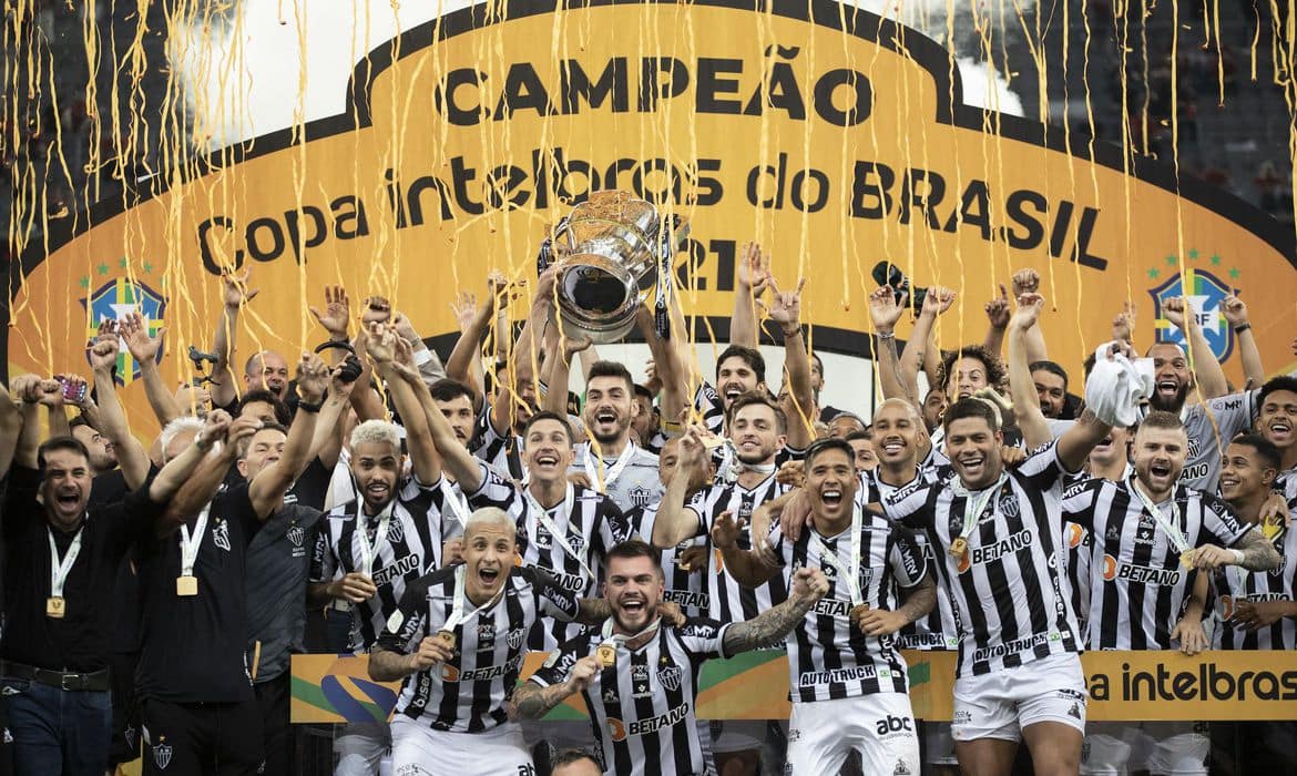 Atlético-MG vence a Copa do Brasil e conclui ano mágico