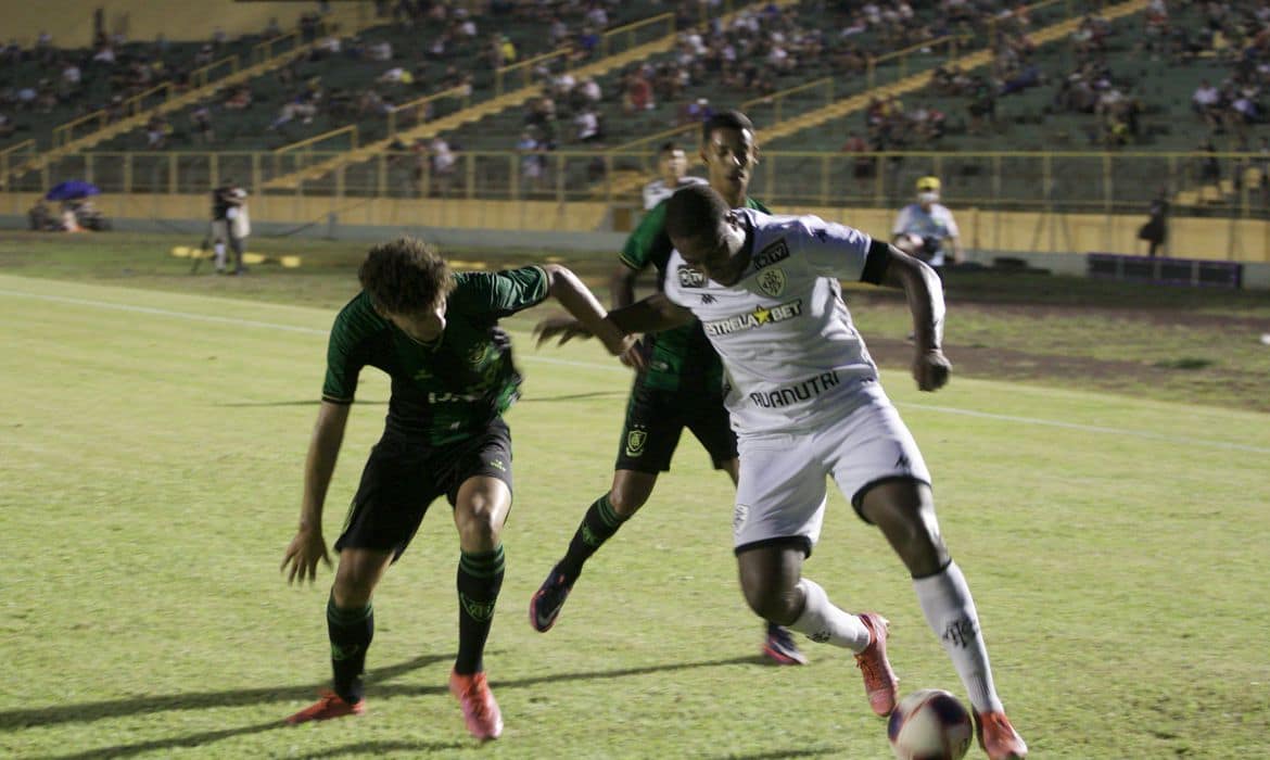 Copinha: América-MG vence Botafogo e volta à semifinal após seis anos