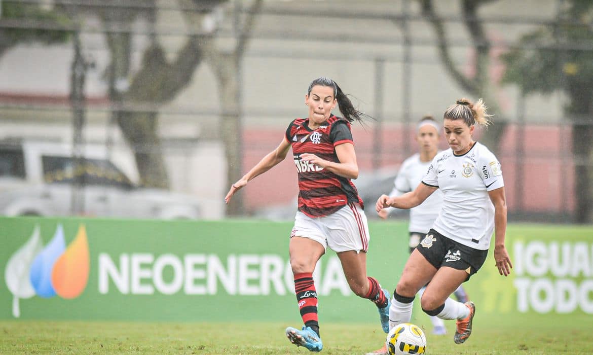 Corinthians e Flamengo disputam decisão da Supercopa do Brasil