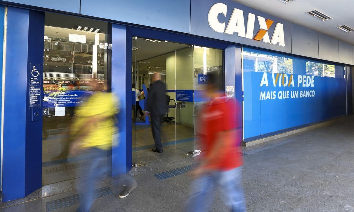 Concurso da Caixa: 184 vagas para nível superior com salários de até R$ 14,9 mil. Inscrições abertas até 8 de dezembro. Saiba mais!
