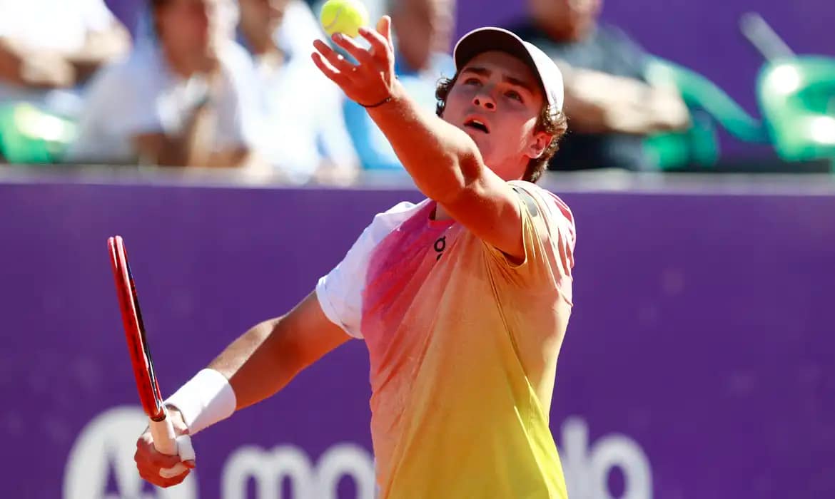 João Fonseca perde para Alexandre Müller e dá adeus ao Rio Open