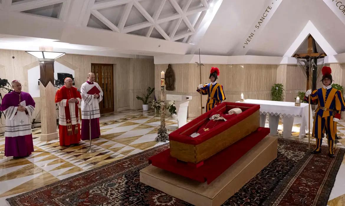 Vaticano anuncia funeral do Papa Francisco para sábado