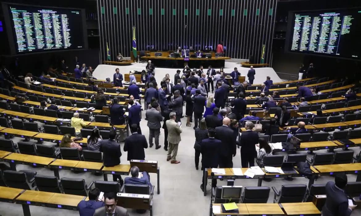 Câmara aprova aumento de deputados federais a partir de 2027