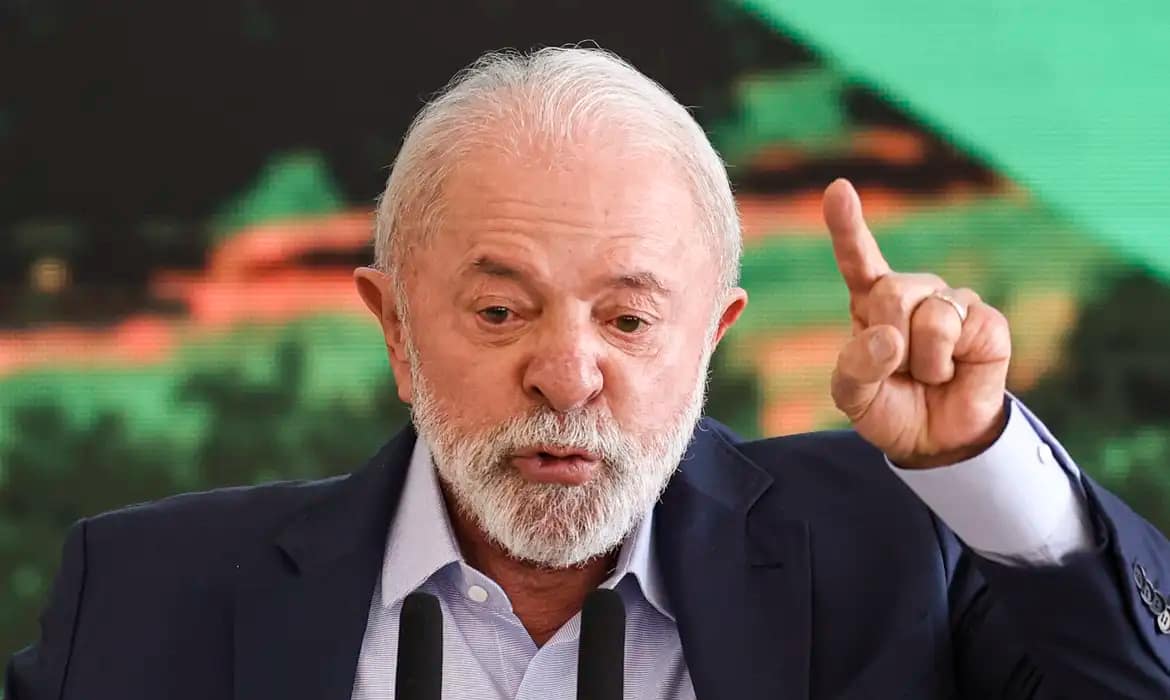 Lula critica derrubada do decreto do IOF e diz que Motta descumpriu acordo com o governo