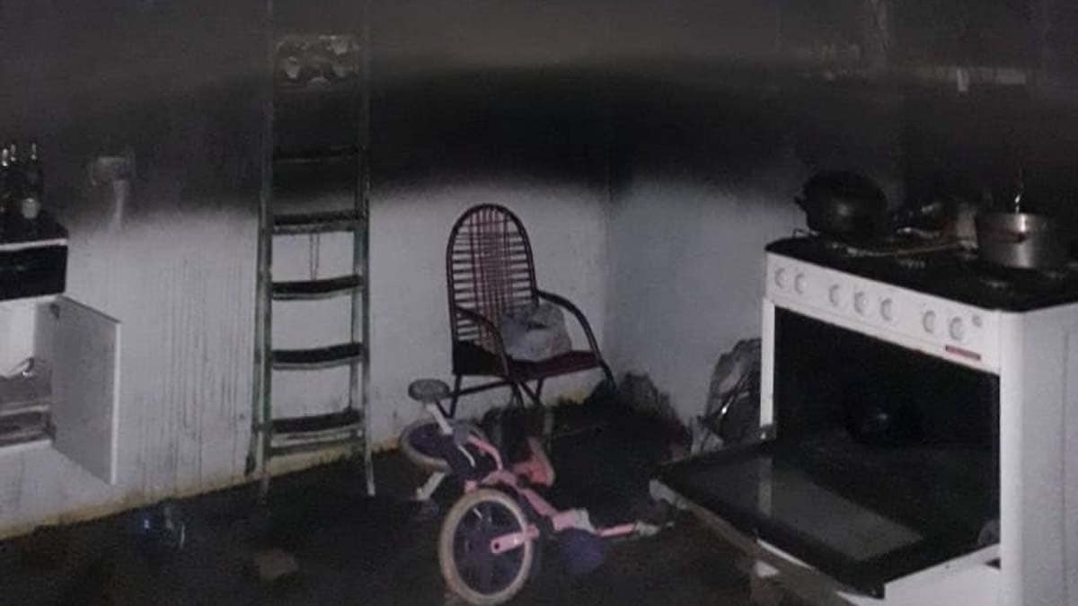 Bombeiros combatem incêndio em residência no Nossa Senhora de Fátima