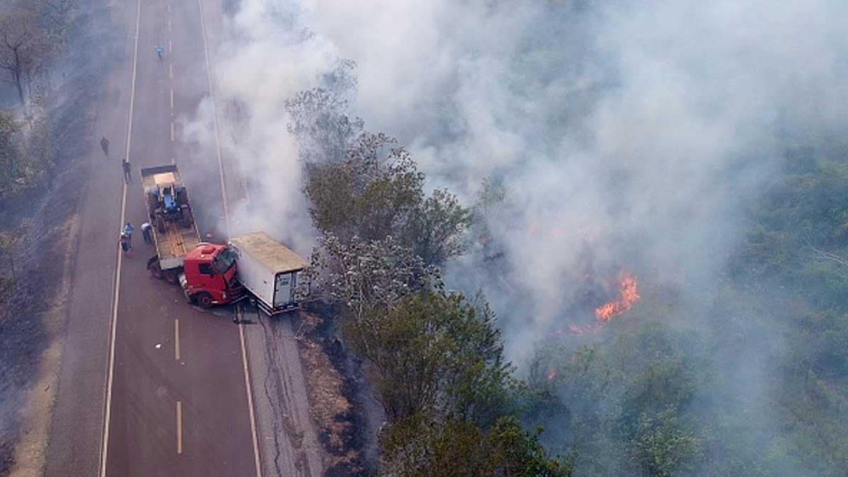 BR-262 | uma pessoa morre em colisão entre caminhões próximo ao Buracos das Piranhas
