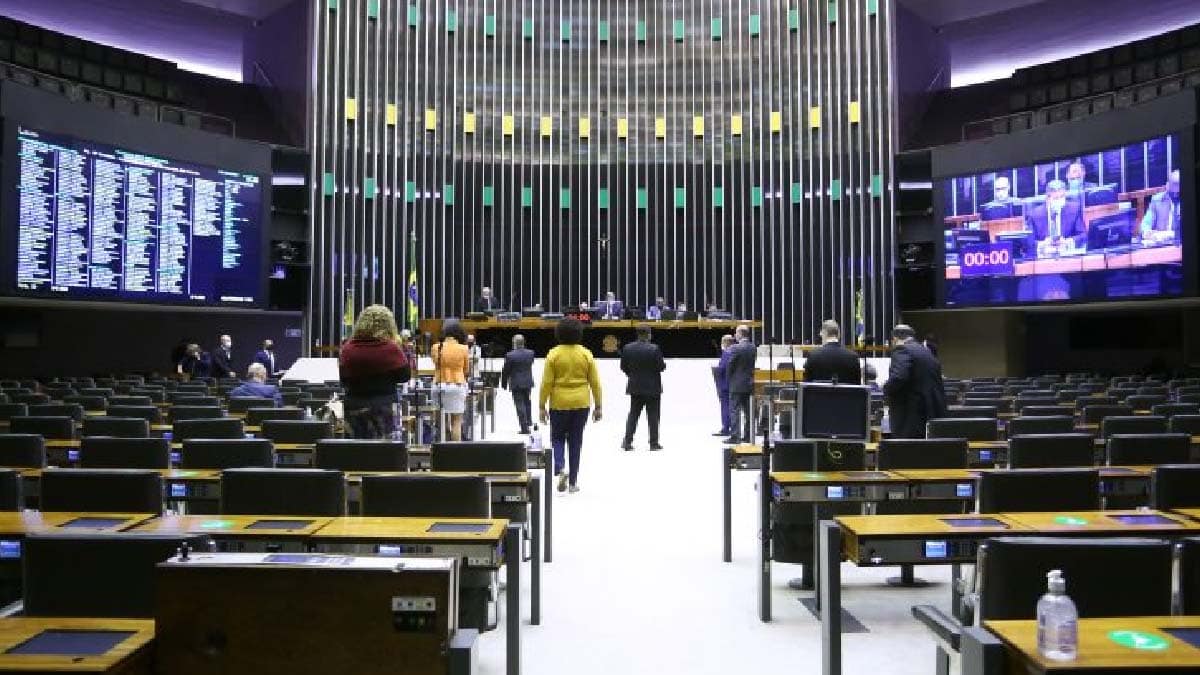 Câmara pode votar proposta do voto impresso nesta terça-feira