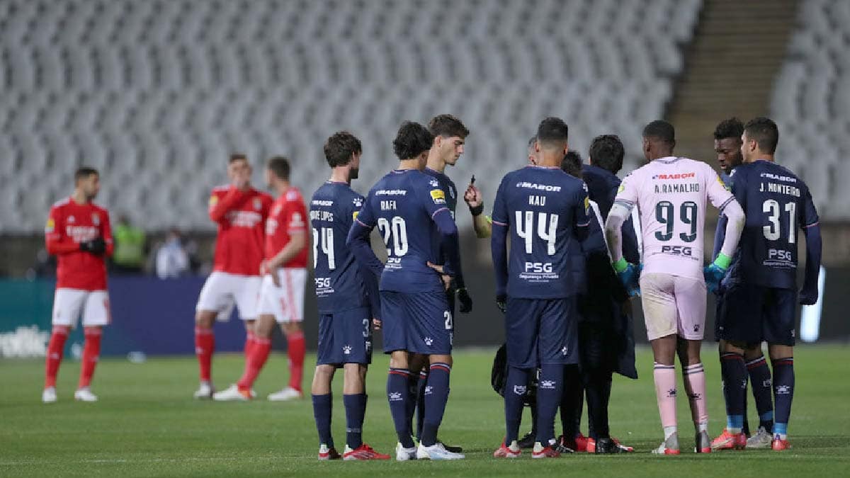 13 atletas de equipe portuguesa podem estar contaminados com nova variante Ôrmicron