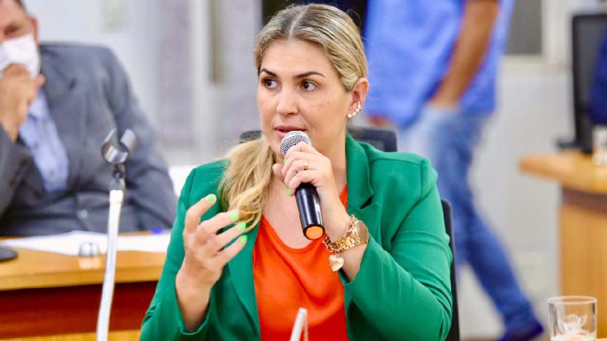 Vereadora cobra informações sobre uso de recursos do Fonplata em obras no Cravo