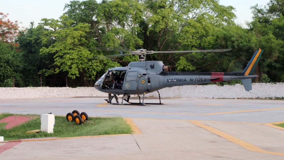 Marinha resgata homem com dor abdominal em fazenda no Pantanal