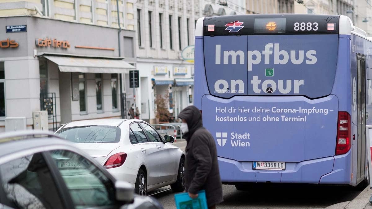 Áustria começa a aplicar multa a quem não se vacinar contra a Covid