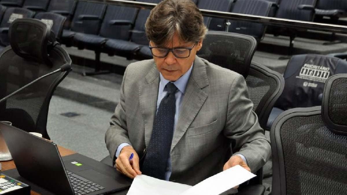 Para fomentar esporte, deputado Paulo Duarte solicita criação de Clubes Escolares