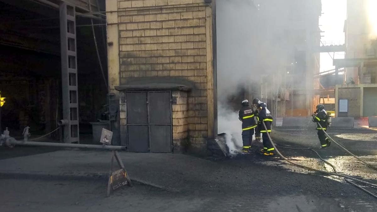 Princípio de incêndio em fábrica de cimento mobiliza equipes do Corpo de Bombeiros