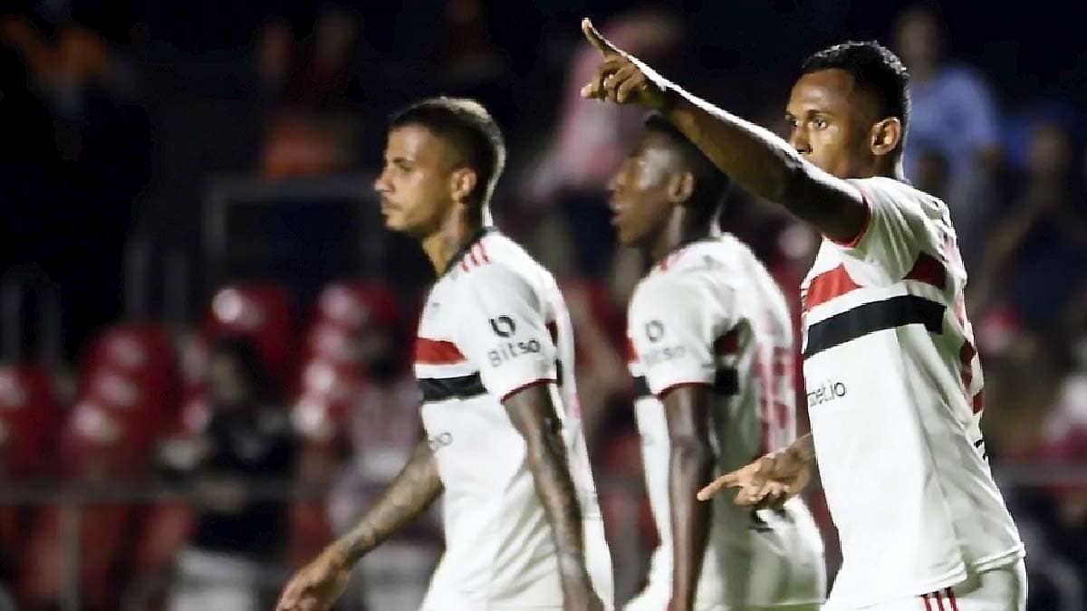 Apreensão e alívio: veja o clima do Morumbi na vitória do São Paulo!