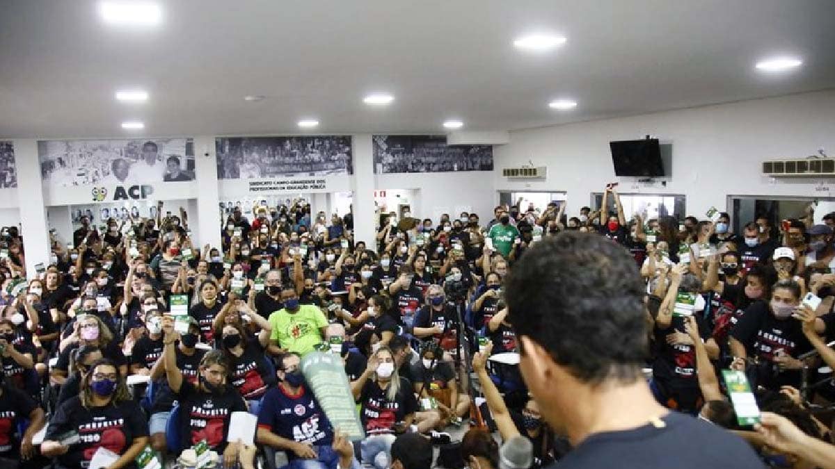 Professores da capital terão 67% de reajuste salarial até 2024