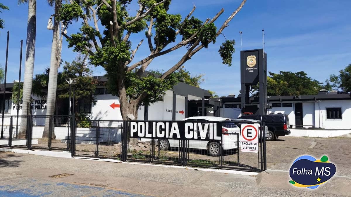 presa acusada de esfaquear marido