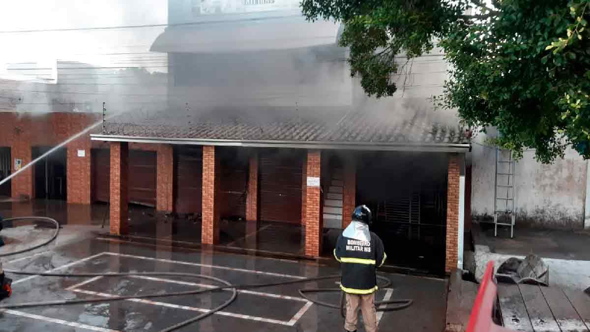 Incêndio em restaurante mobiliza Corpo de Bombeiros de Corumbá