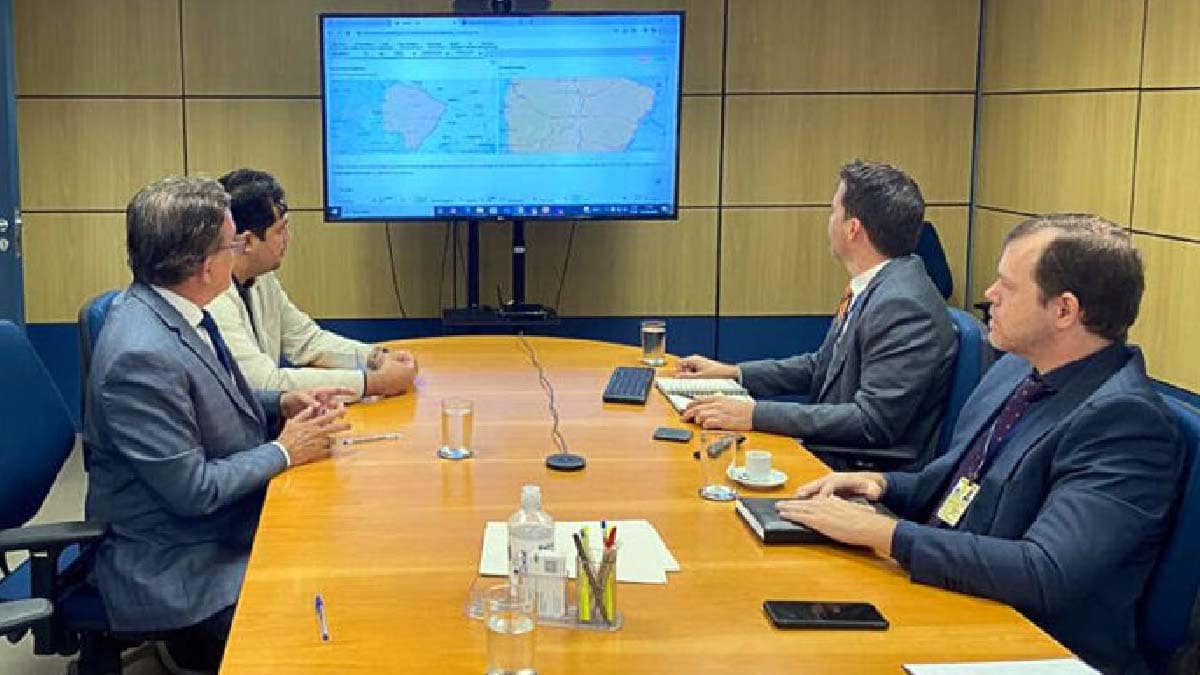 Anatel apresenta plano de internet para rodovias e escolas em reunião com deputado de MS