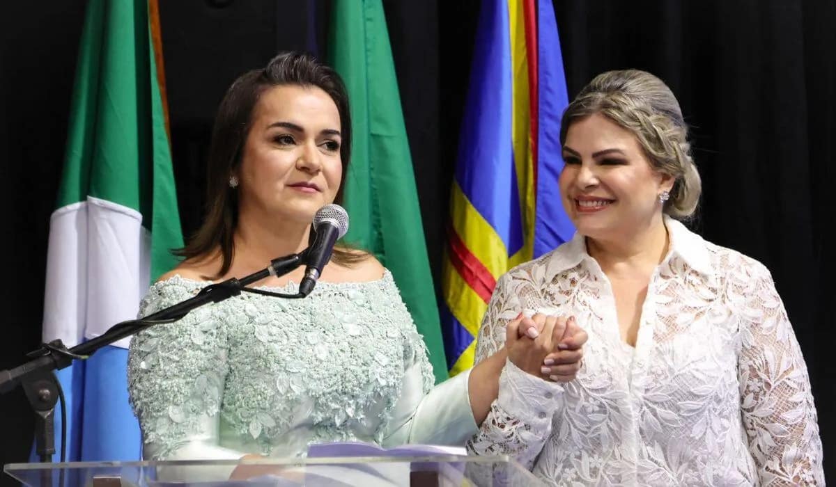 chapa de Adriane Lopes