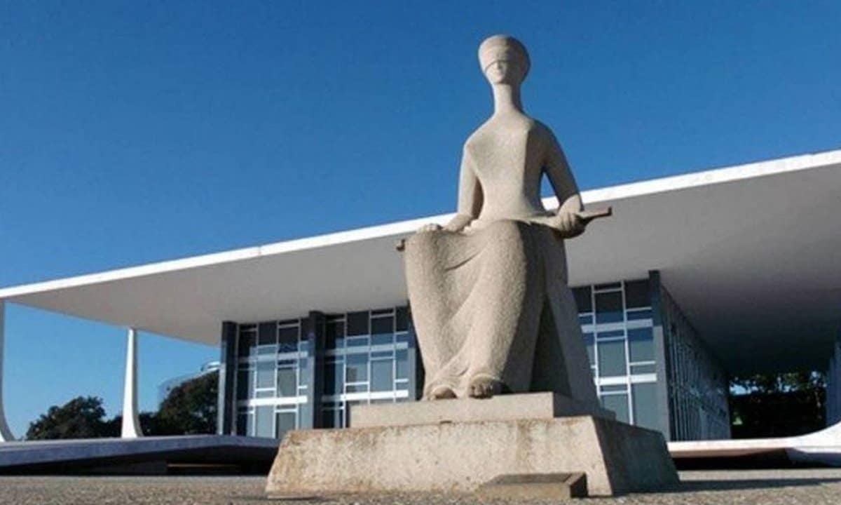 STF derruba prisão especial para quem tem curso superior