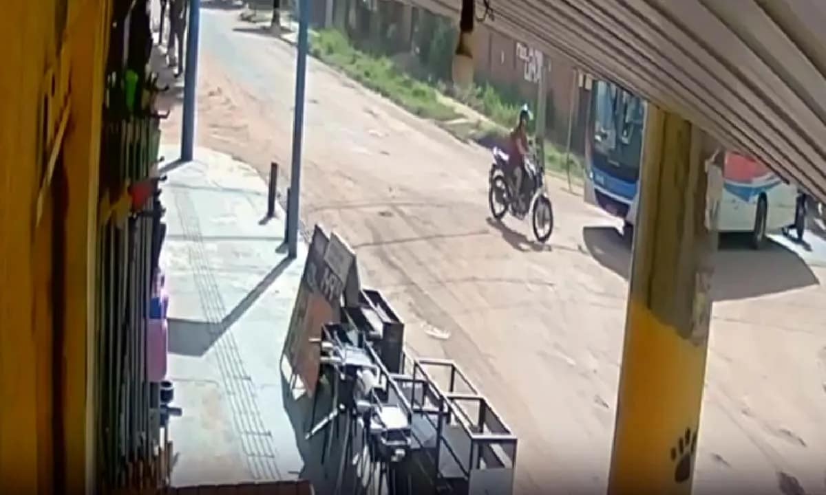 motociclista morre atropelada por ônibus em Campo Grande