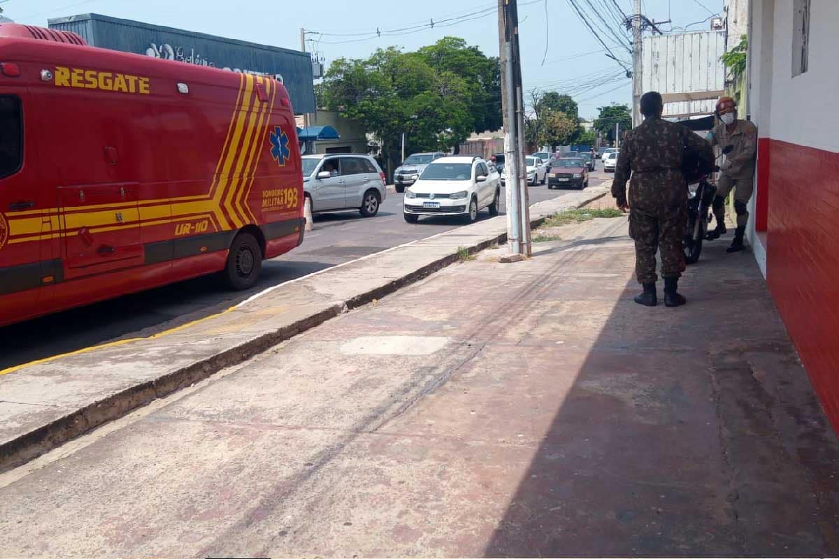 Motociclista fica ferido após queda devido a óleo na pista em Corumbá