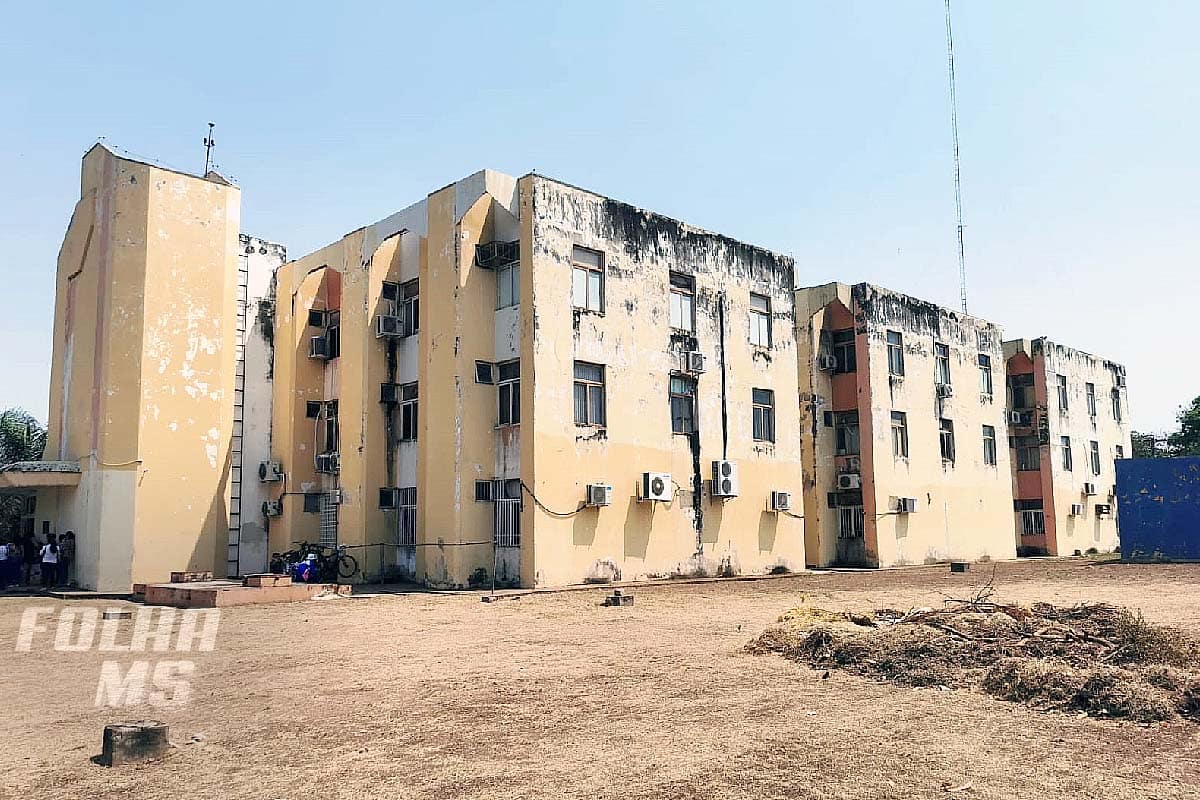 Prefeitura de Corumbá decreta corte de gastos até 2025 após queda de arrecadação com gás boliviano.