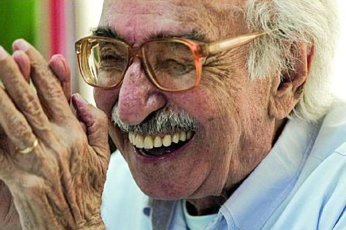 107 anos de Manoel de Barros: Biblioteca Isaias Paim realiza exposição em tributo ao poeta pantaneiro