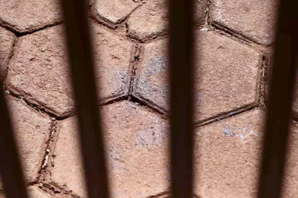 Homem esfaqueia ex na frente do filho de 6 anos em Campo Grande