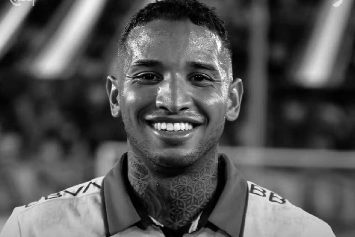 Morre zagueiro uruguaio que sofreu mal súbito durante partida da Libertadores em SP