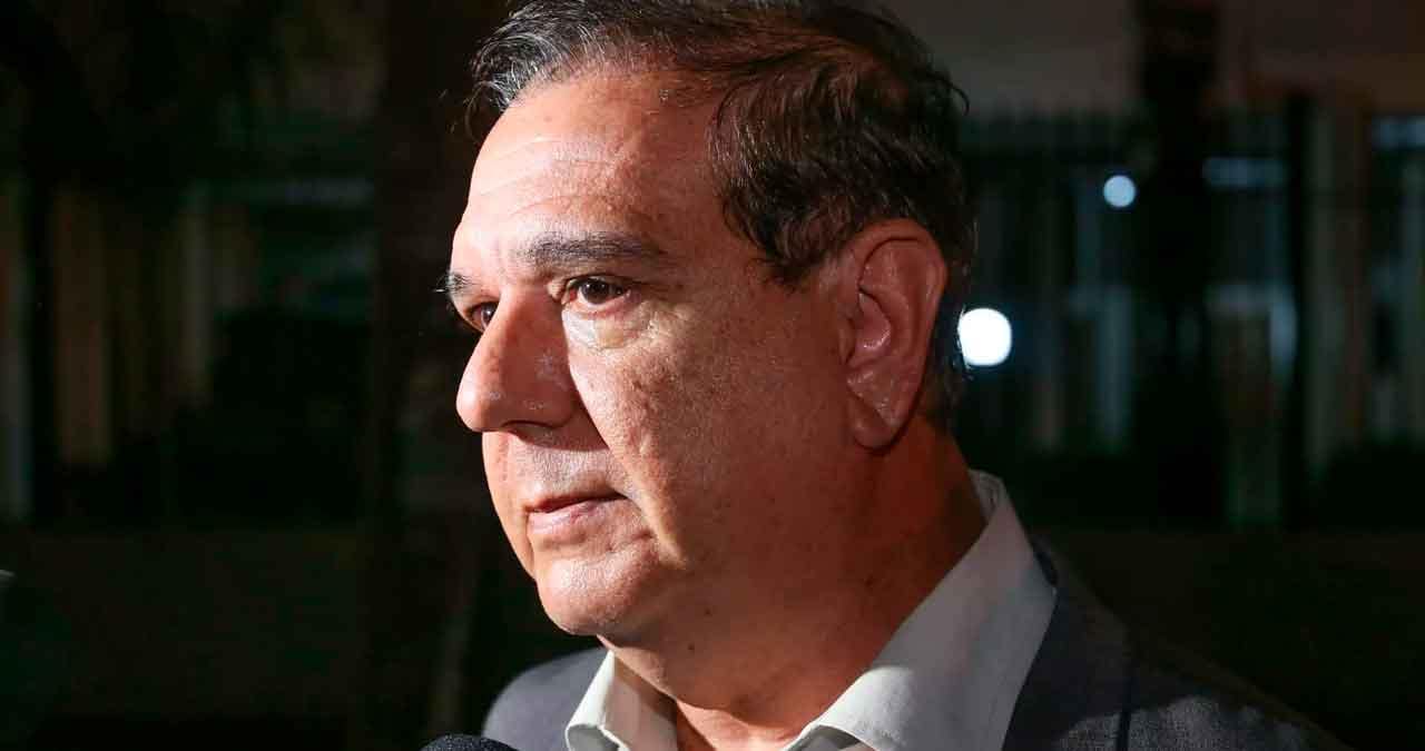 Diretor culpa nova lei por assassino de policiais estar sem algemas