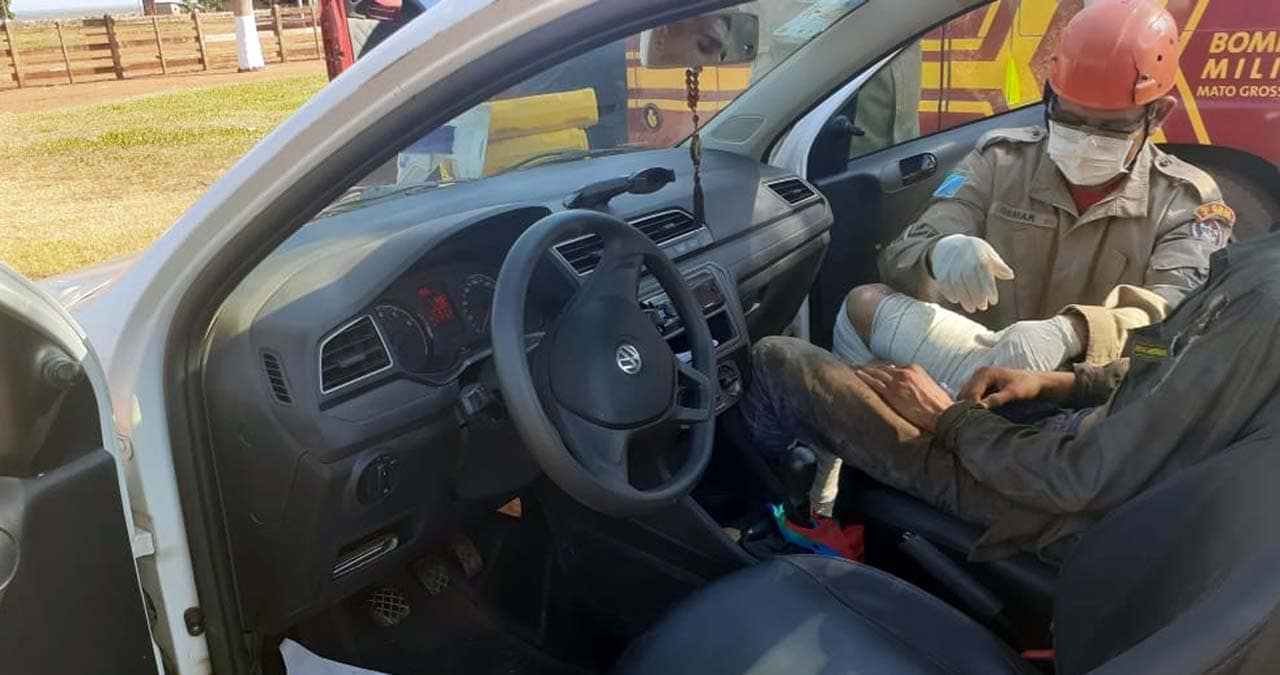 Galho cai sobre trator e trabalhador rural fica ferido no Distrito de Albuquerque