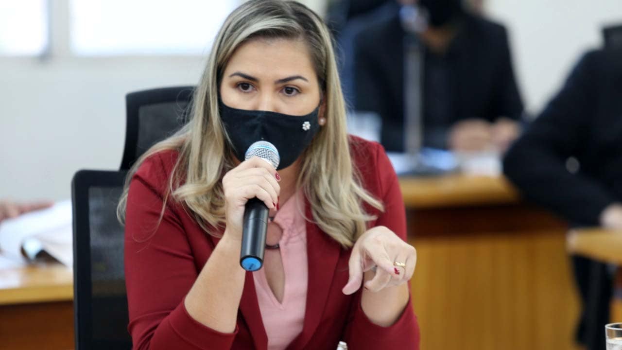 Vereadora solicita agente de saúde para atender comunidade de Porto Esperança