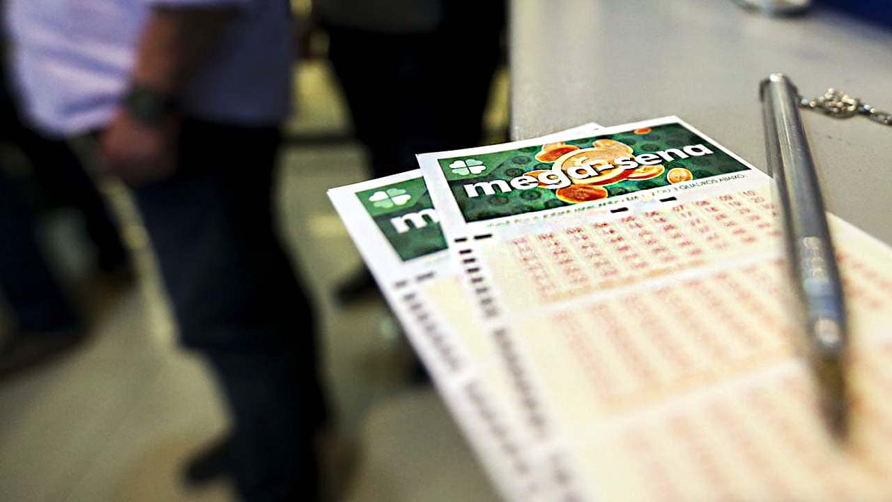 Ninguém acerta a Mega-Sena e prêmio acumula em R$ 21 milhões