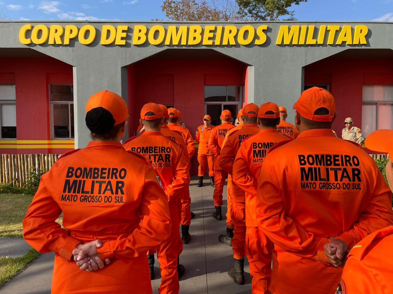 Corpo de Bombeiros de MS abre 230 vagas temporárias com salário de R$ 3,8 mil