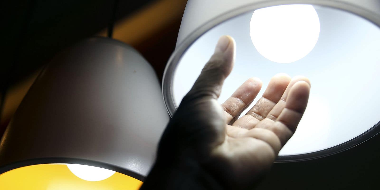 Aneel reduz patamar de bandeira vermelha e reajuste pode ser menor