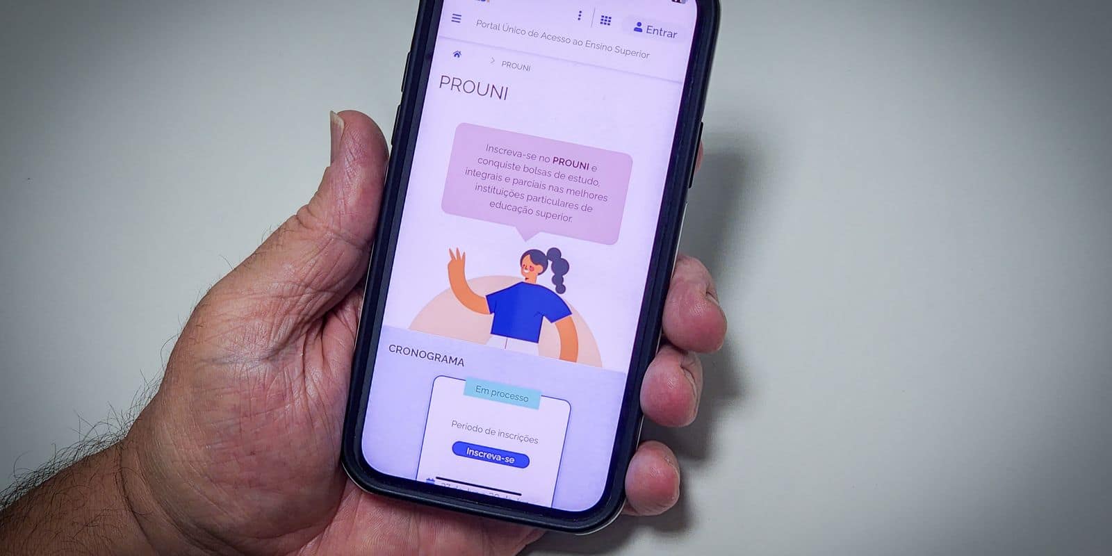 Inscrições para bolsas do Prouni 2025 começam nesta segunda-feira