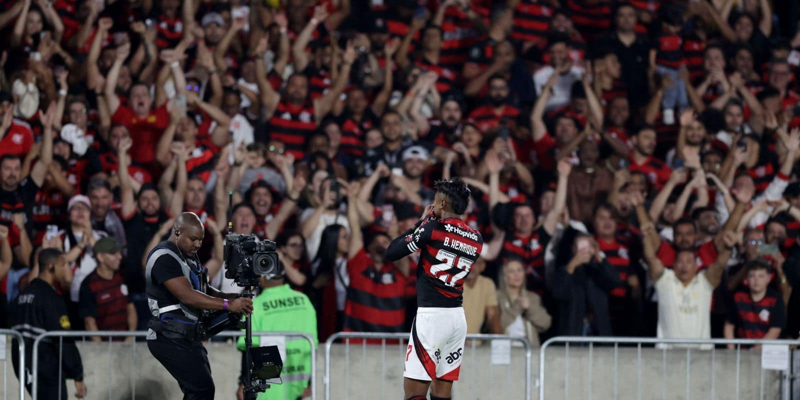 Flamengo vence e abre vantagem sobre Inter nas oitavas da Libertadores
