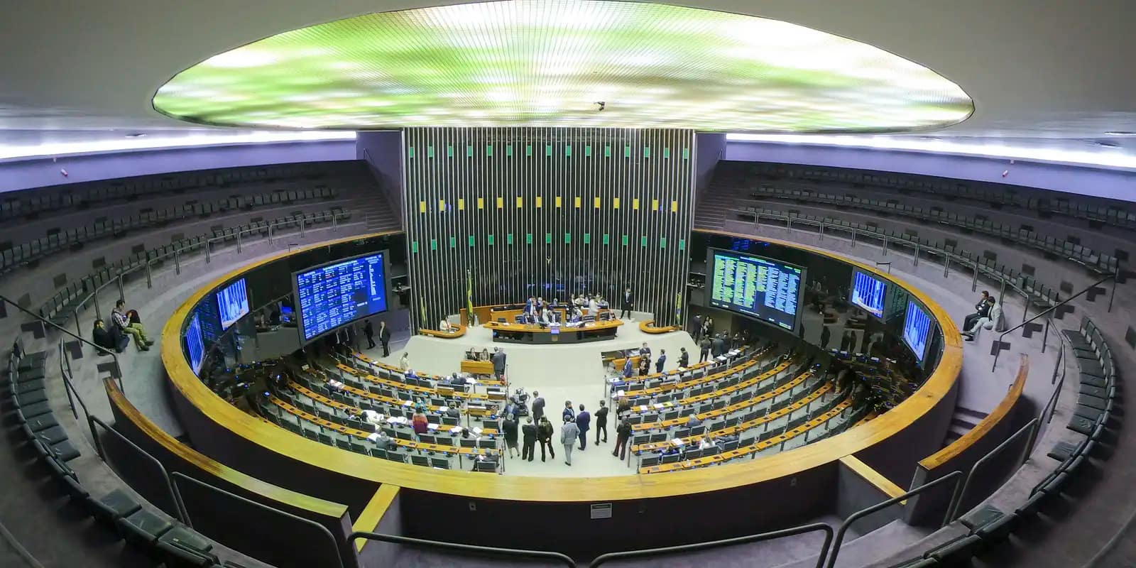 Fux defere pedido para manter número de deputados nas eleições de 2026