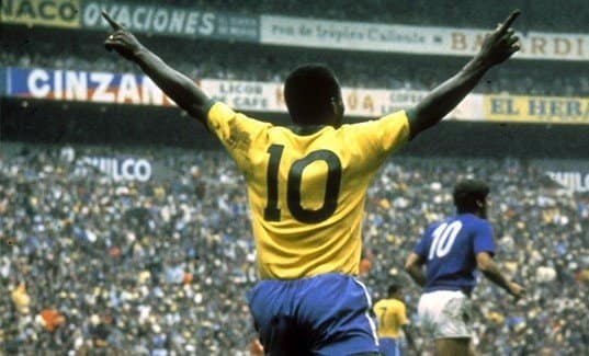 Atemporal: Pelé fazia mágica com a bola e imortalizou a camisa 10