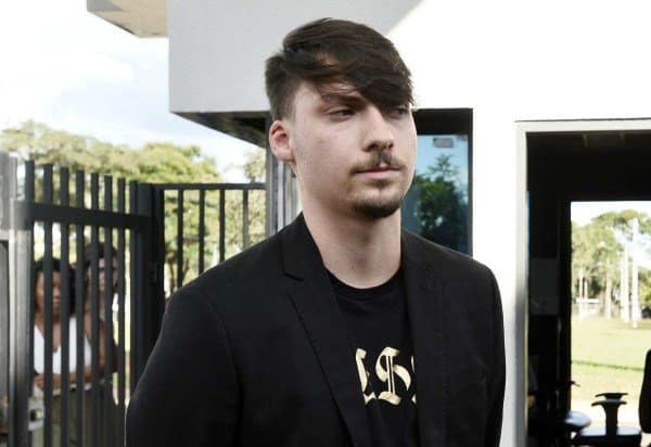 MPDF denuncia Jair Renan, filho de Bolsonaro, por lavagem de dinheiro