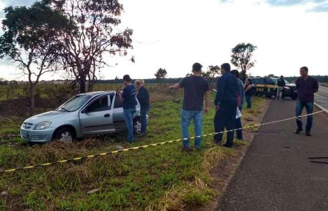 Corpo de mulher é encontrado pendurado em árvore ao lado de carro na BR-262