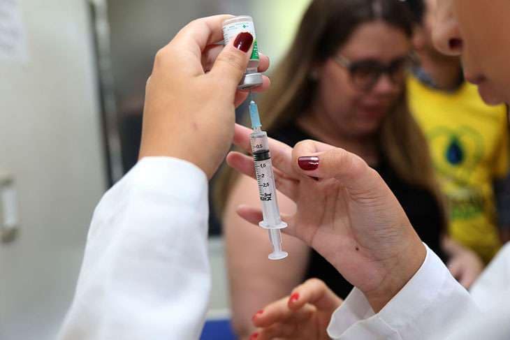 Professores são o grupo que menos se vacinou contra a Influenza