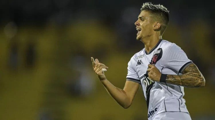 Raniel marca em estreia, e Vasco vence Volta Redonda com destaque de Pec