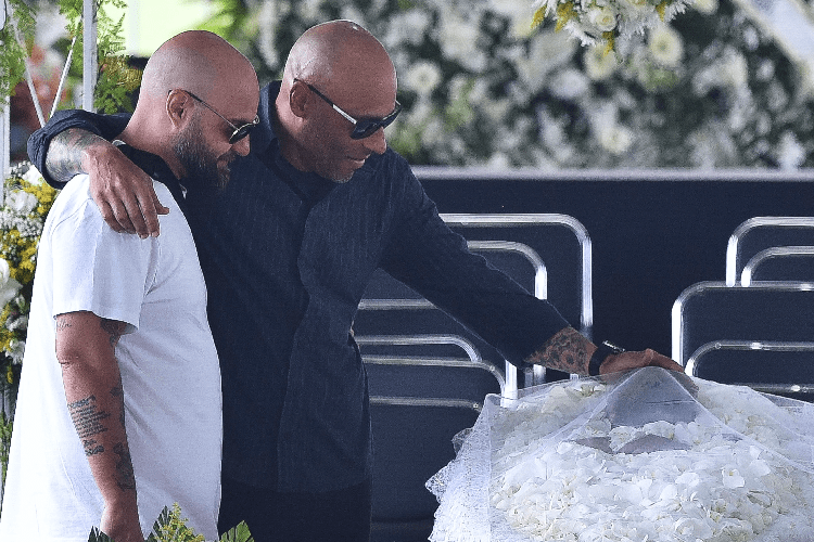 Despedida da ‘realeza’: começa o velório do Rei Pelé no estádio da Vila Belmiro