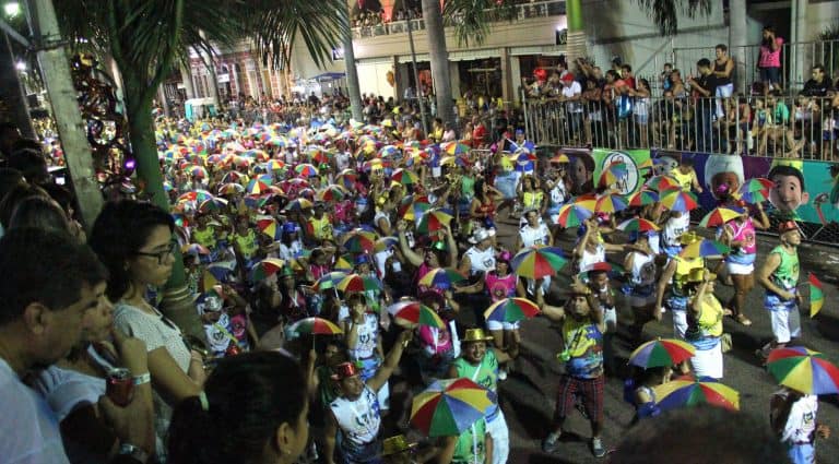 Falta de prestação de contas coloca em risco repasse para blocos carnavalescos de Corumbá